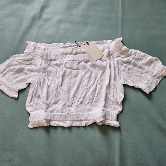 Elan Off Shoulder Ruffles White Cropped Top - Picture 4 of 7